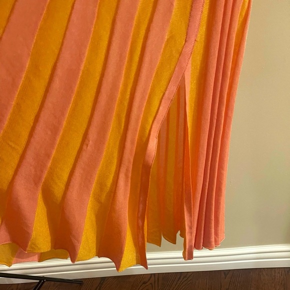 House of Harlow Orange Pleated Two Piece Skirt Set - Picture 5 of 7